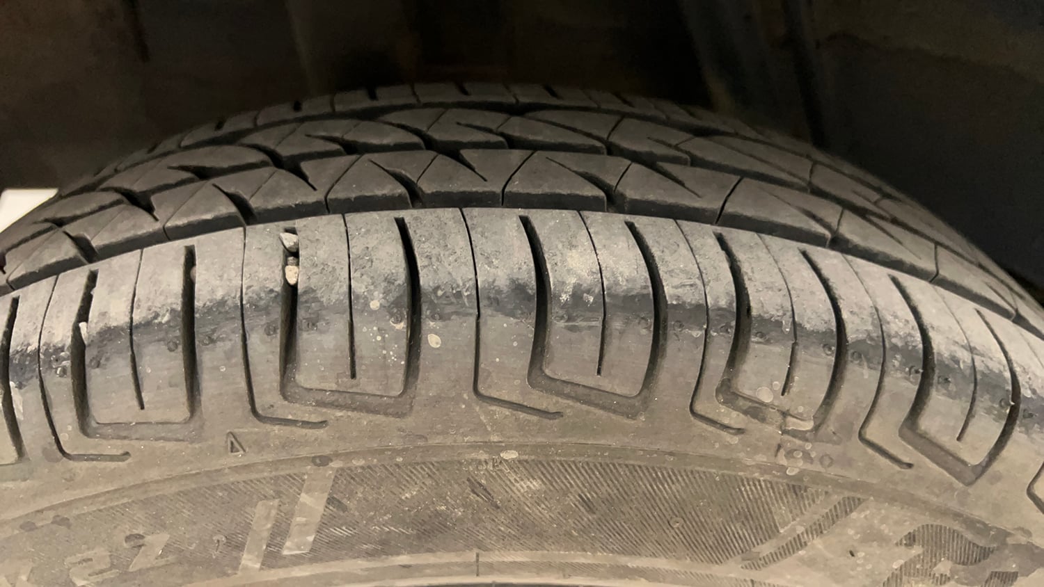 Used 2018 Renault Kwid CLIMBER 1.0 Petrol Manual tyres RIGHT REAR TYRE TREAD VIEW