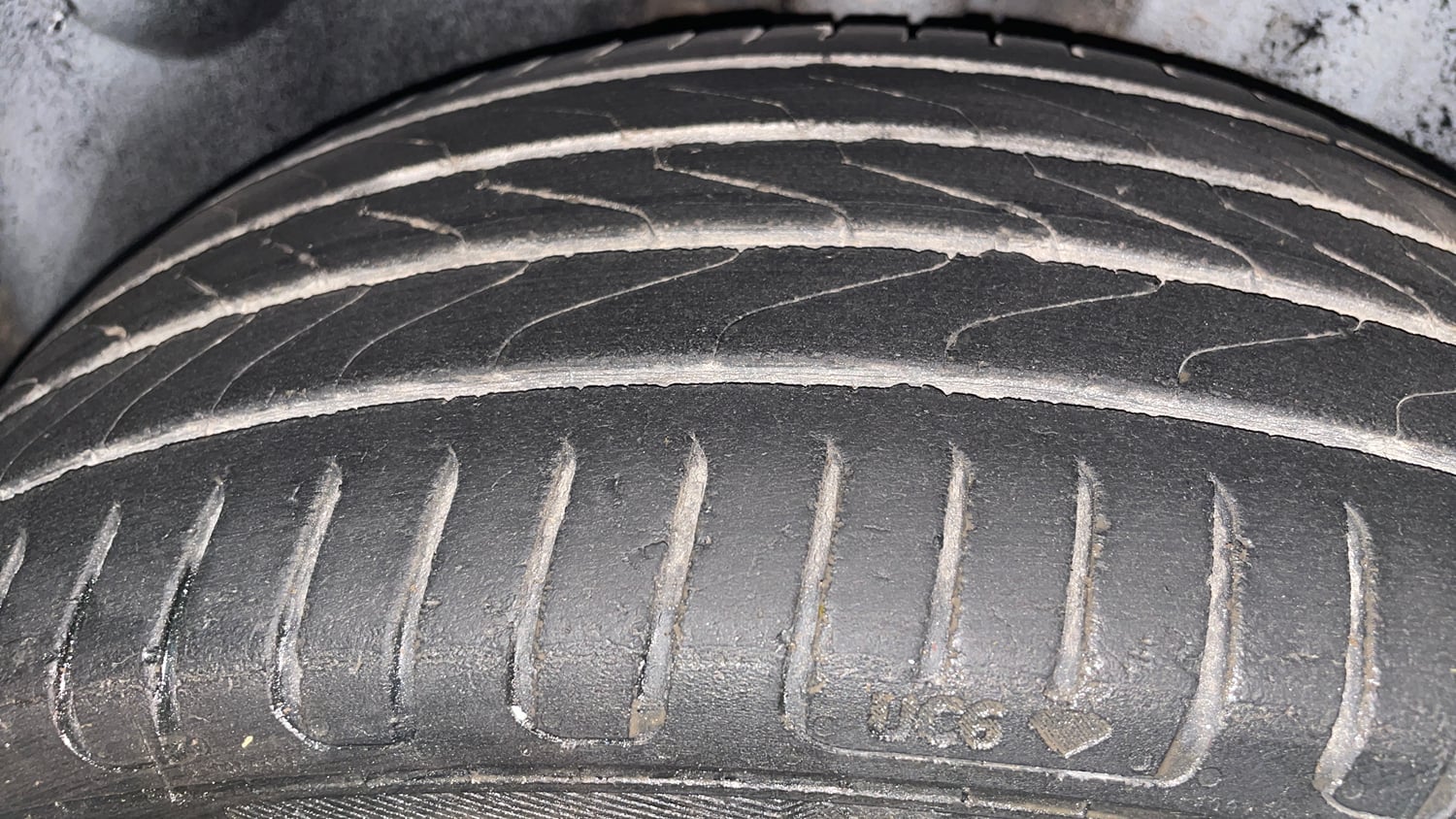 Used 2014 Volkswagen Polo Comfortline 1.2L (P) Petrol Manual tyres RIGHT REAR TYRE TREAD VIEW