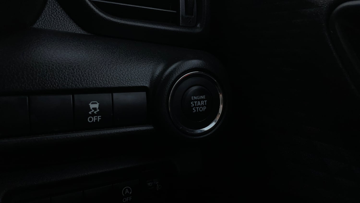 Used 2024 Maruti Suzuki Swift ZXi Plus Dual Tone AMT Petrol Automatic top_features Keyless start
