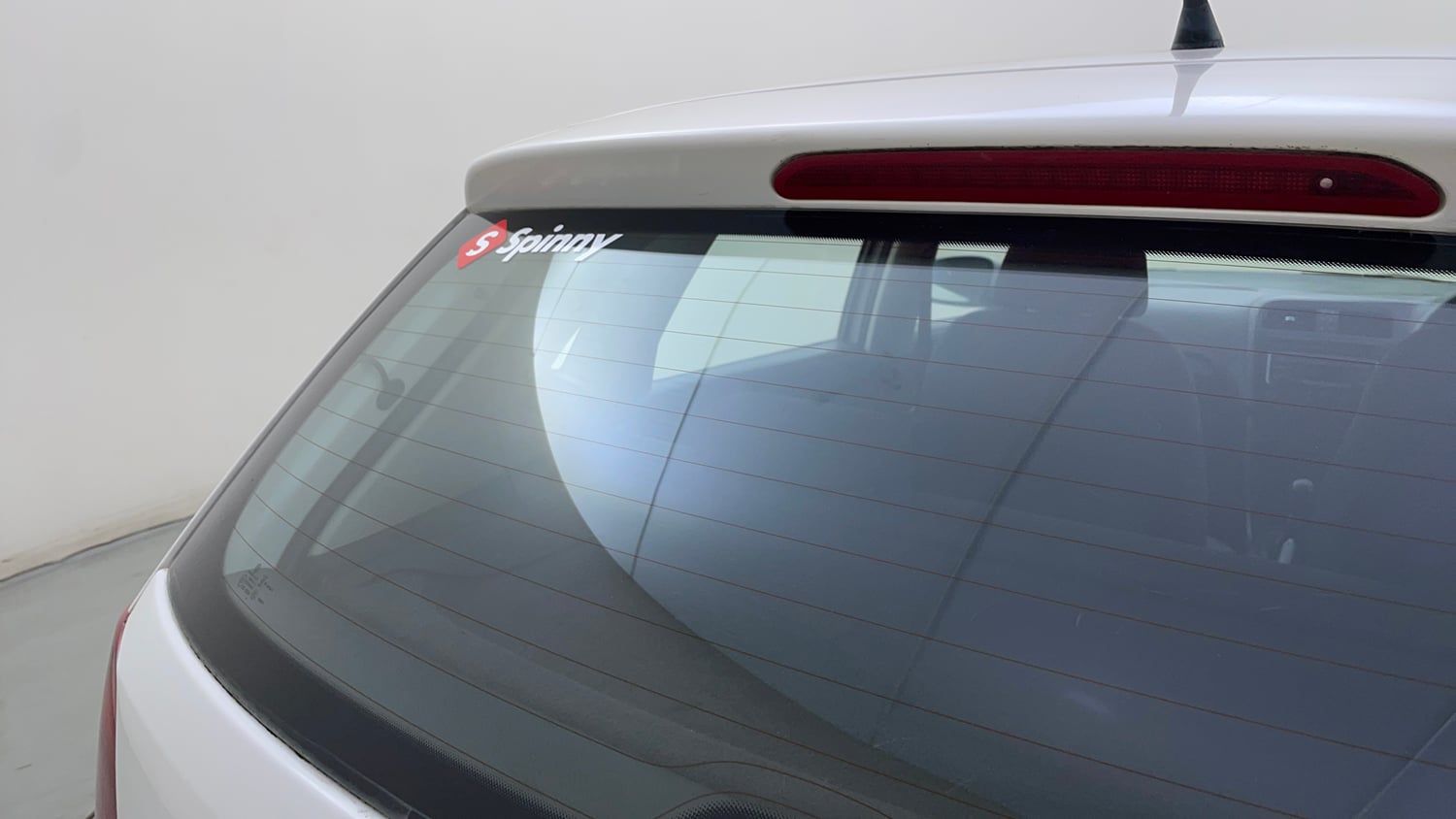 Used 2014 Volkswagen Polo Comfortline 1.2L (P) Petrol Manual top_features Rear defogger