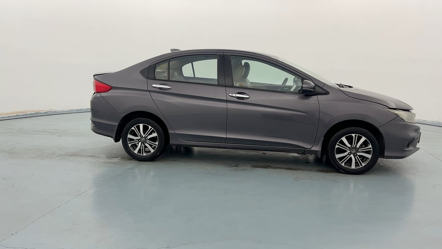 Used 2018 Honda City V Petrol Petrol Manual exterior RIGHT SIDE VIEW