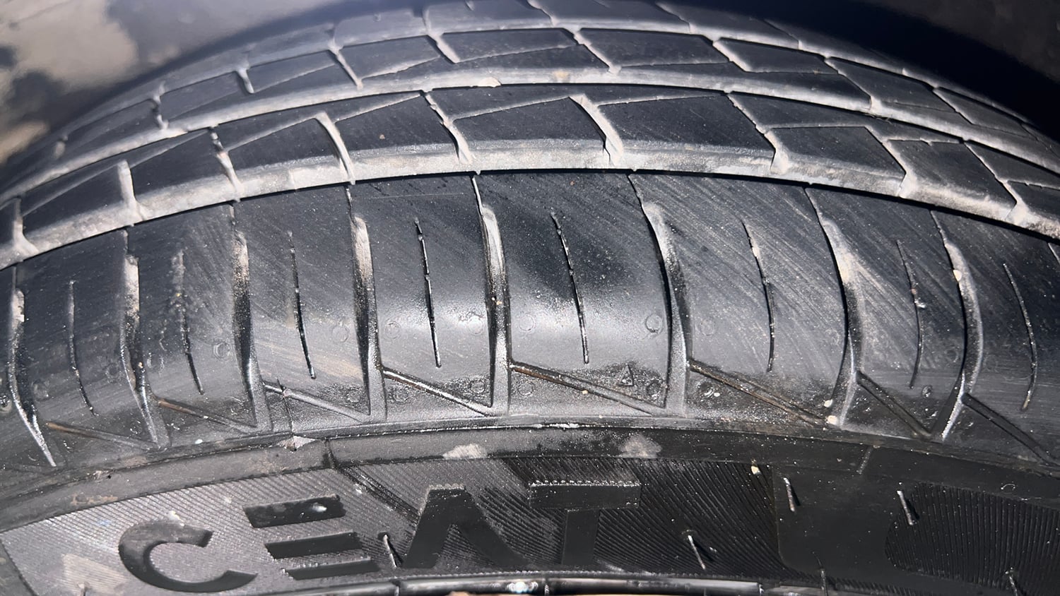 Used 2023 Maruti Suzuki Alto 800 VXi Petrol Manual tyres LEFT FRONT TYRE TREAD VIEW