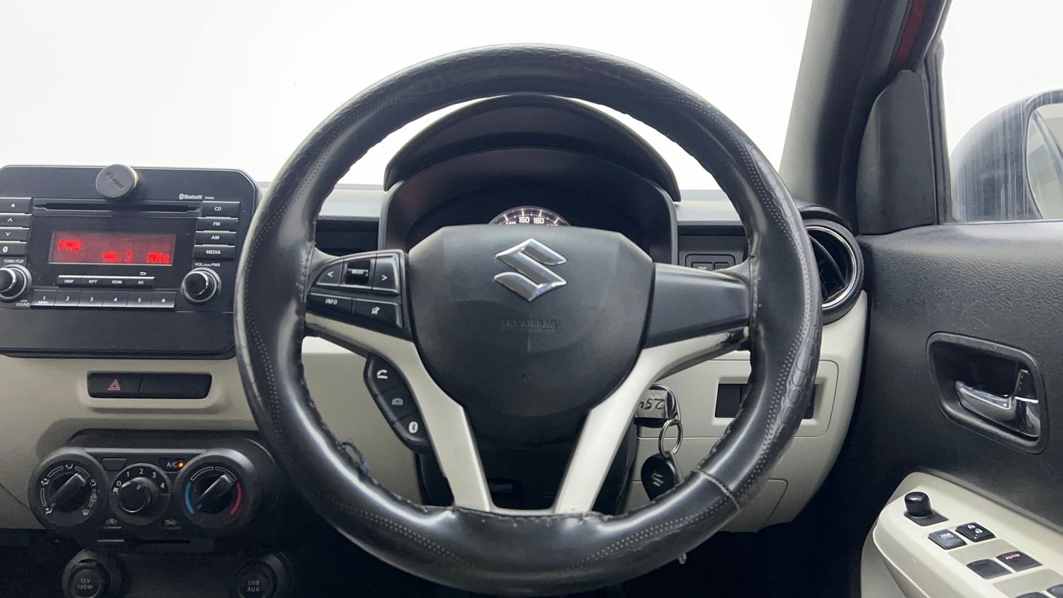 Used 2018 Maruti Suzuki Ignis Delta 1.2 AMT Petrol Automatic interior STEERING VIEW