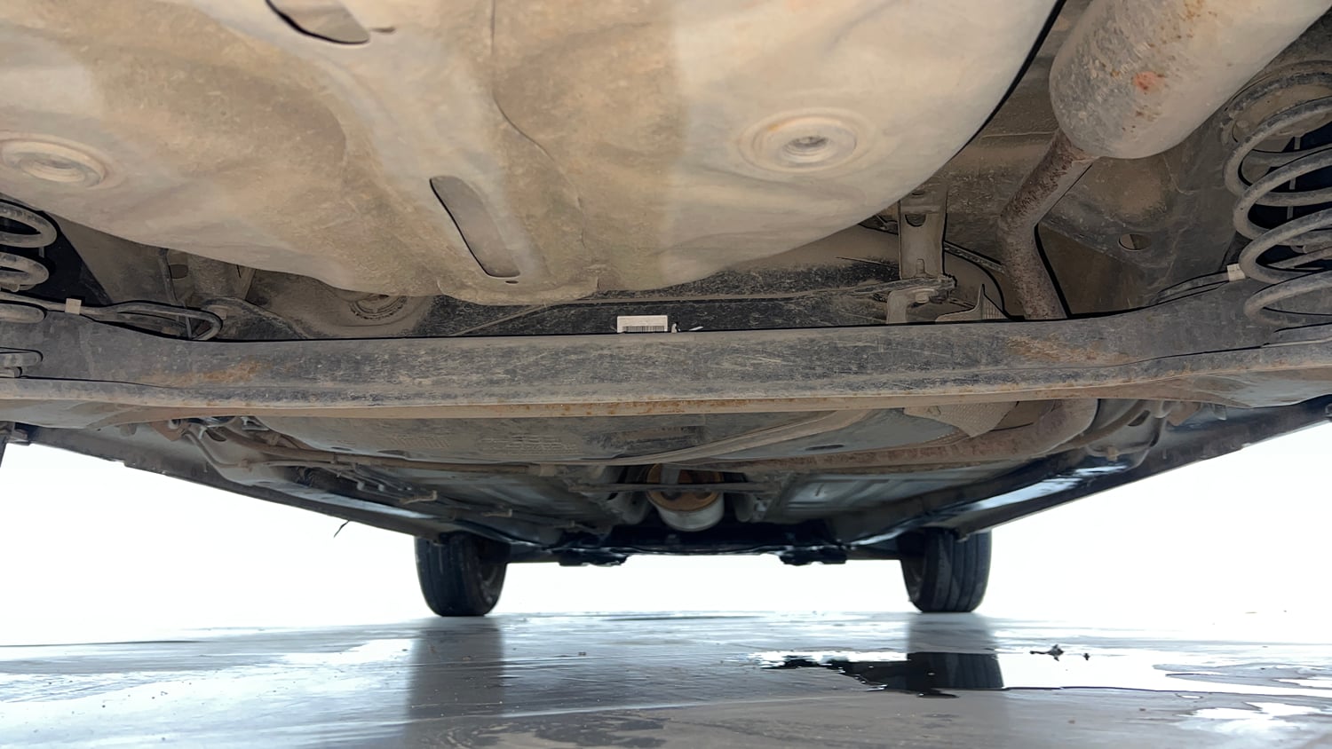 Used 2017 Maruti Suzuki Baleno Delta 1.2 Petrol Manual extra REAR UNDERBODY VIEW (TAKEN FROM REAR)