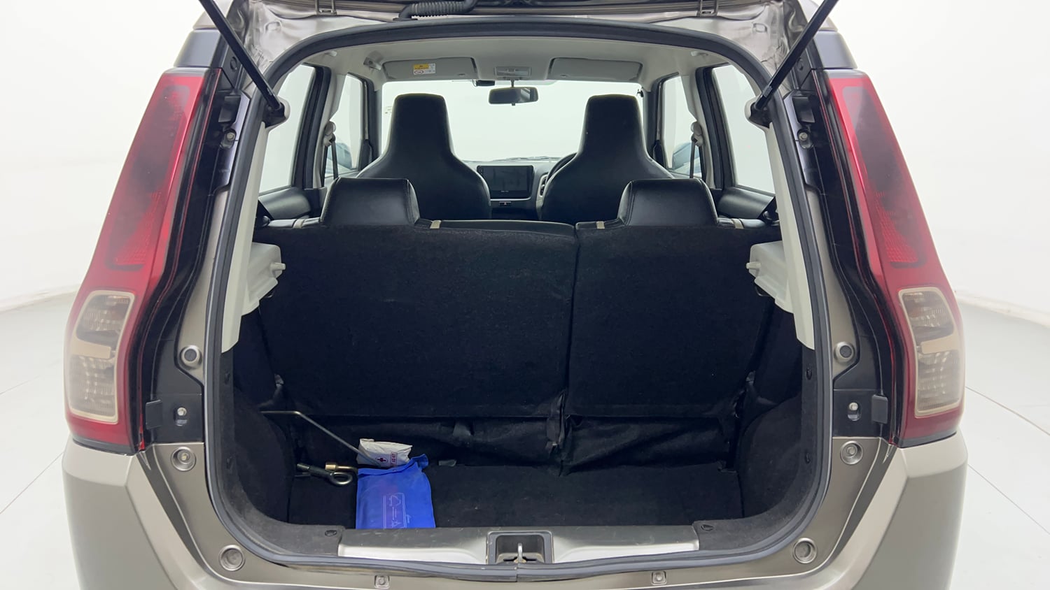 Used 2024 Maruti Suzuki Wagon R VXI 1.0 Petrol Manual interior DICKY INSIDE VIEW