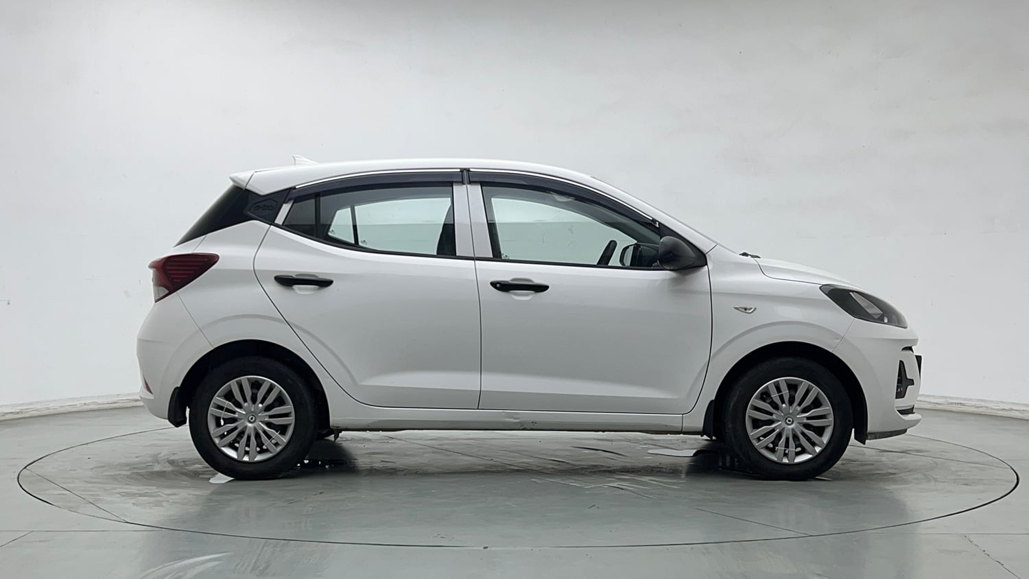 Used 2026 Hyundai Grand i10 Nios Sportz 1.2 Hy-CNG Duo Cng Manual exterior RIGHT SIDE VIEW