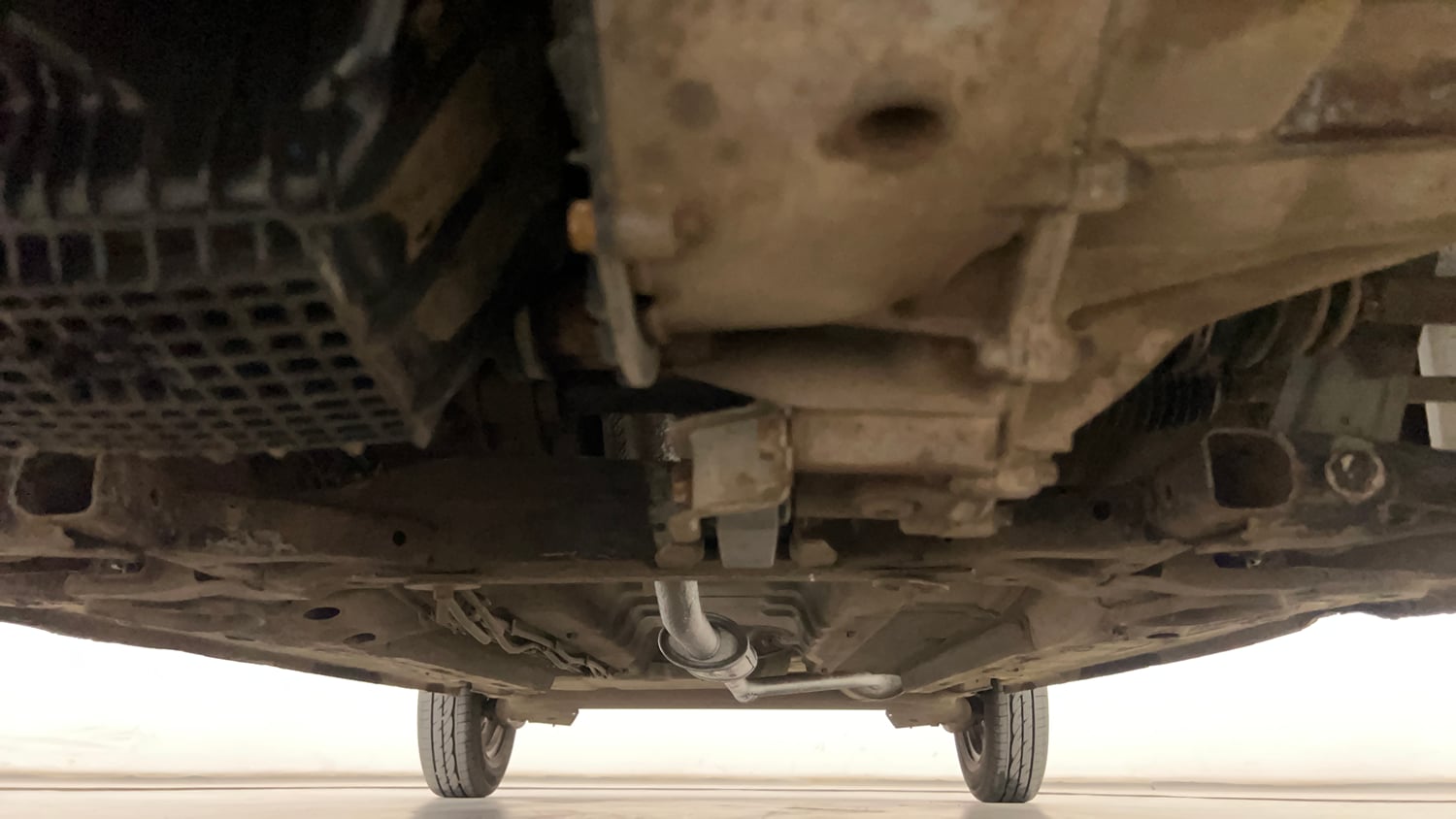 Used 2018 Renault Kwid CLIMBER 1.0 Petrol Manual extra FRONT LEFT UNDERBODY VIEW