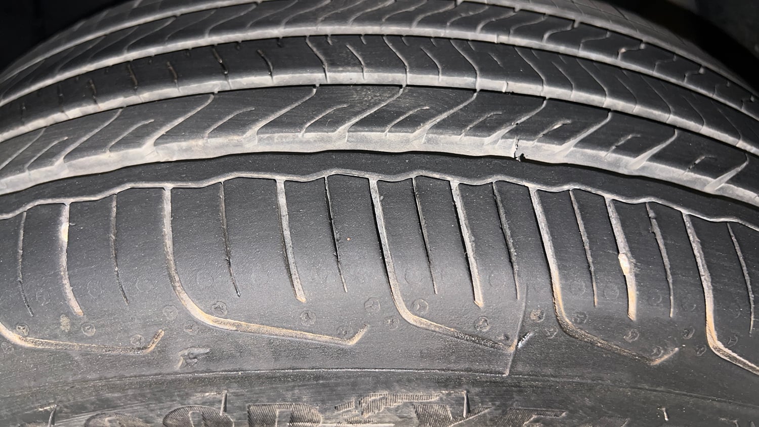 Used 2026 Tata Nexon Pure Plus 1.2 Petrol 6AMT Petrol Automatic tyres LEFT FRONT TYRE TREAD VIEW