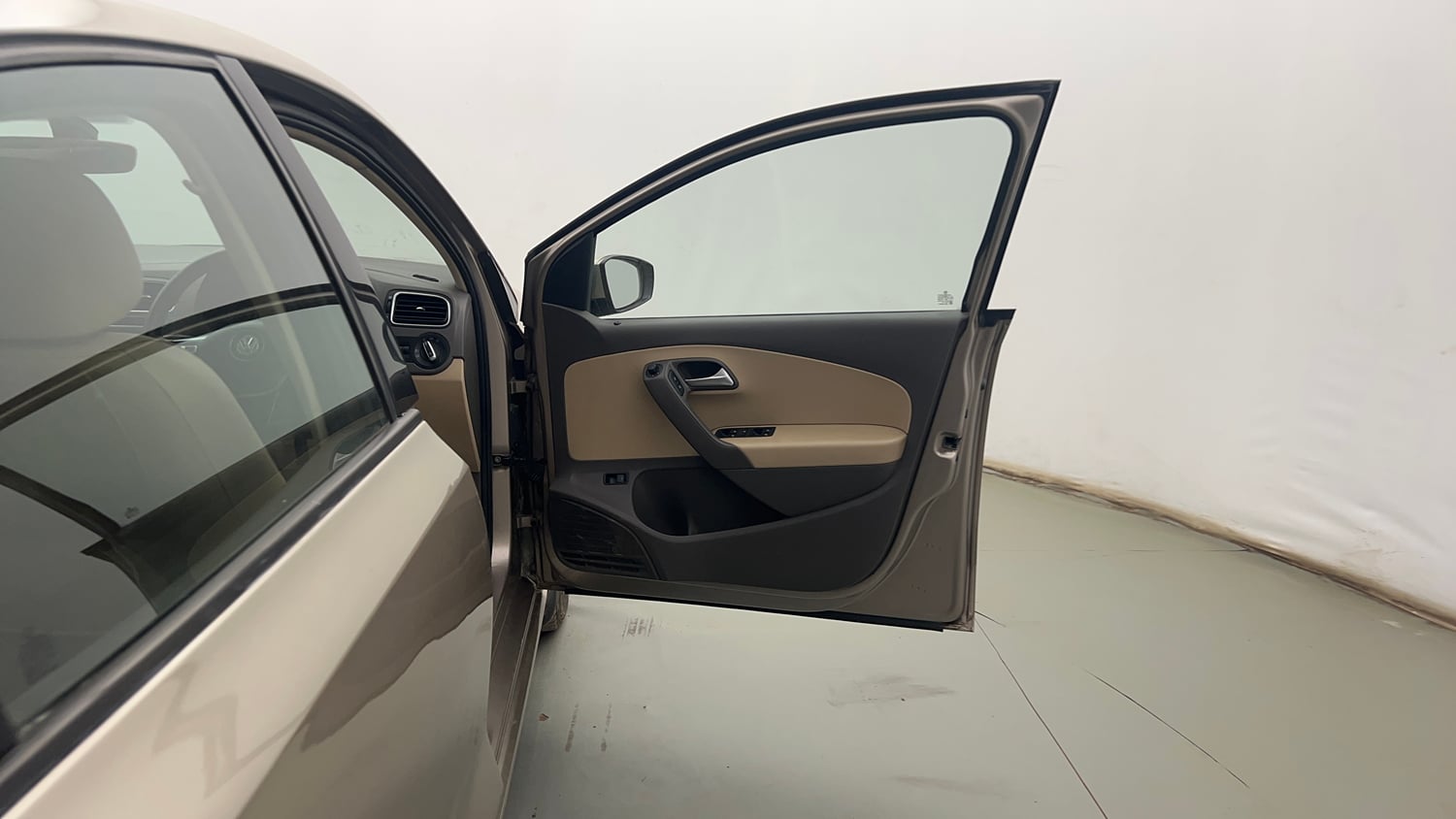 Used 2019 Volkswagen Vento Highline 1.6 (P) Petrol Manual interior RIGHT FRONT DOOR OPEN VIEW