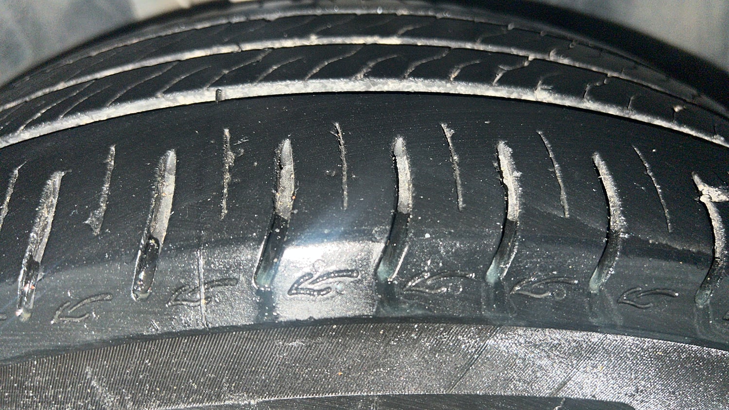 Used 2022 Tata Altroz XZ Plus Diesel Diesel Manual tyres RIGHT FRONT TYRE TREAD VIEW