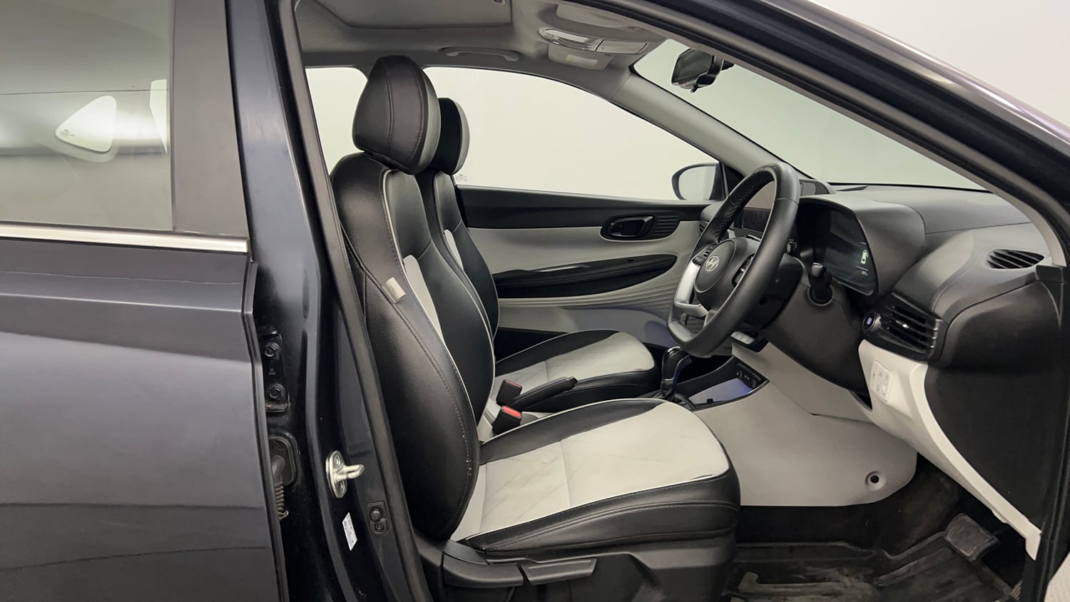 Used 2023 Hyundai New i20 Asta (O) 1.2 IVT Petrol Automatic interior RIGHT SIDE FRONT DOOR CABIN VIEW