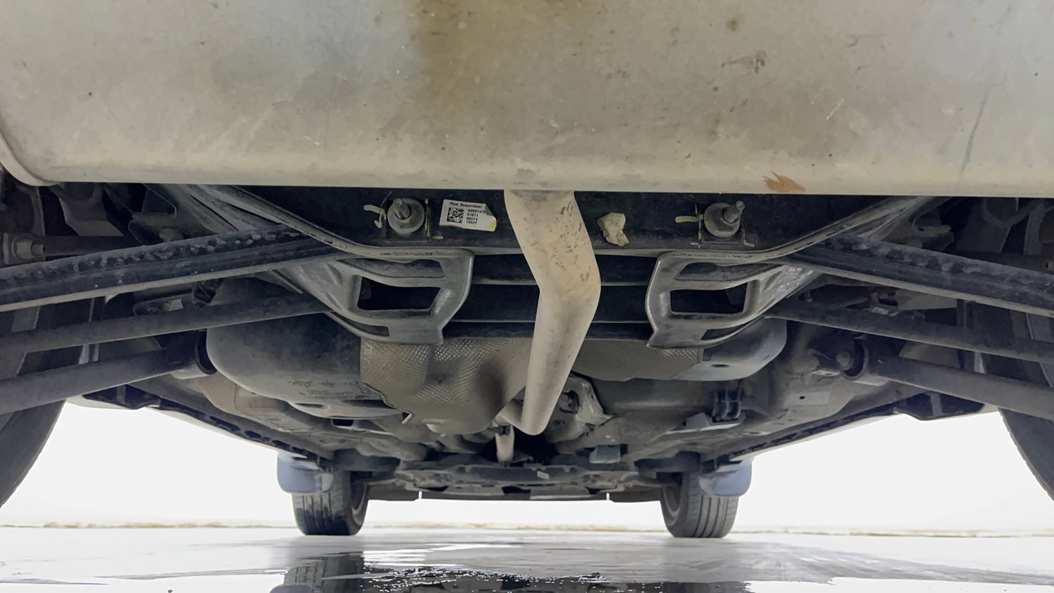 Used 2022 Jeep Compass Model S (O) 1.4 Petrol DCT Petrol Automatic extra REAR UNDERBODY VIEW (TAKEN FROM REAR)