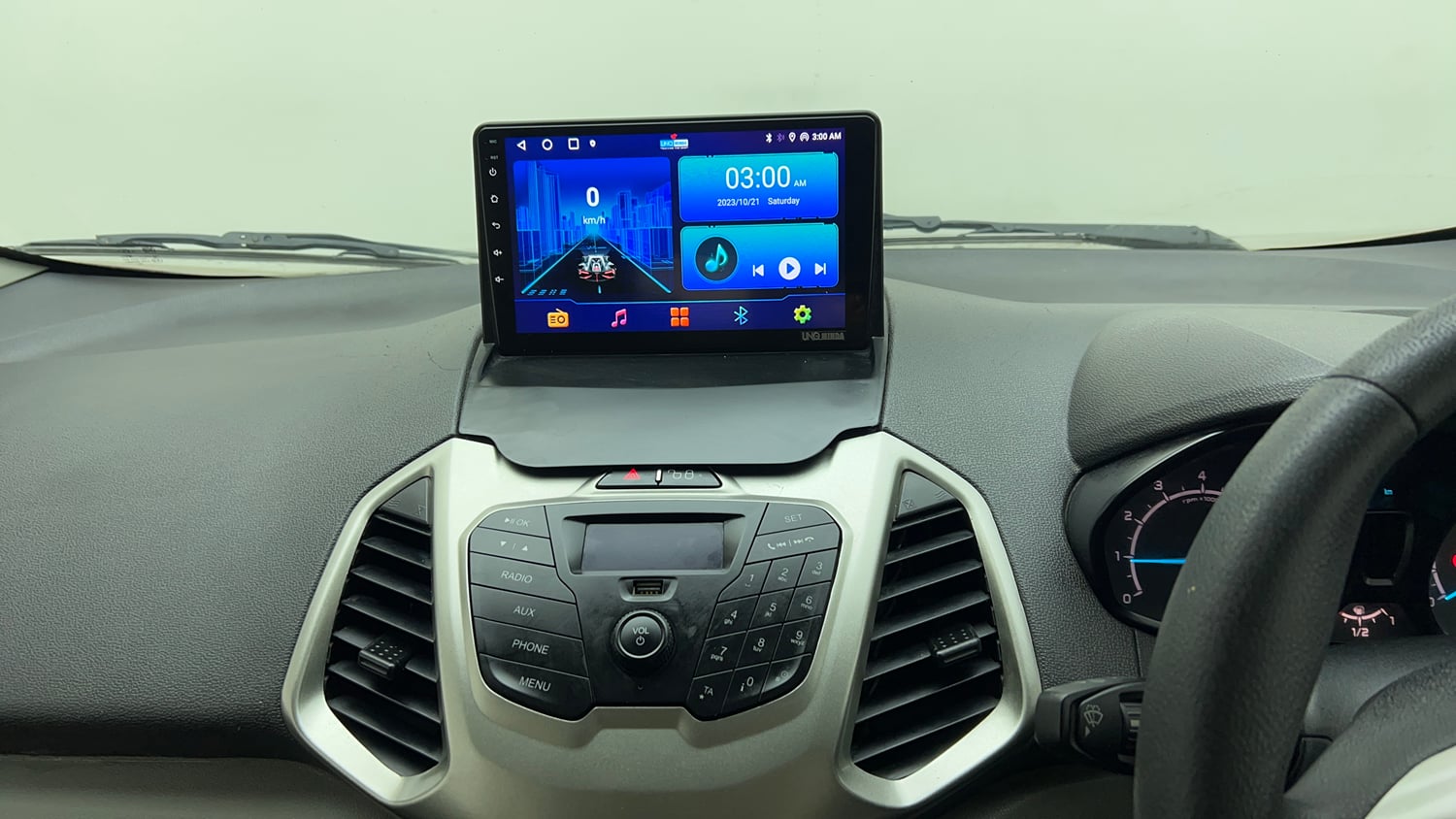 Used 2017 Ford EcoSport Trend 1.5L Ti-VCT Petrol Manual top_features Integrated (in-dash) music system