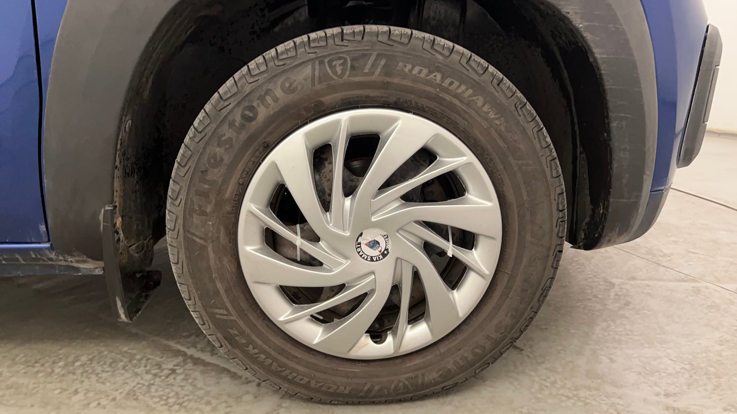 Used 2018 Renault Kwid CLIMBER 1.0 Petrol Manual tyres RIGHT FRONT TYRE RIM VIEW