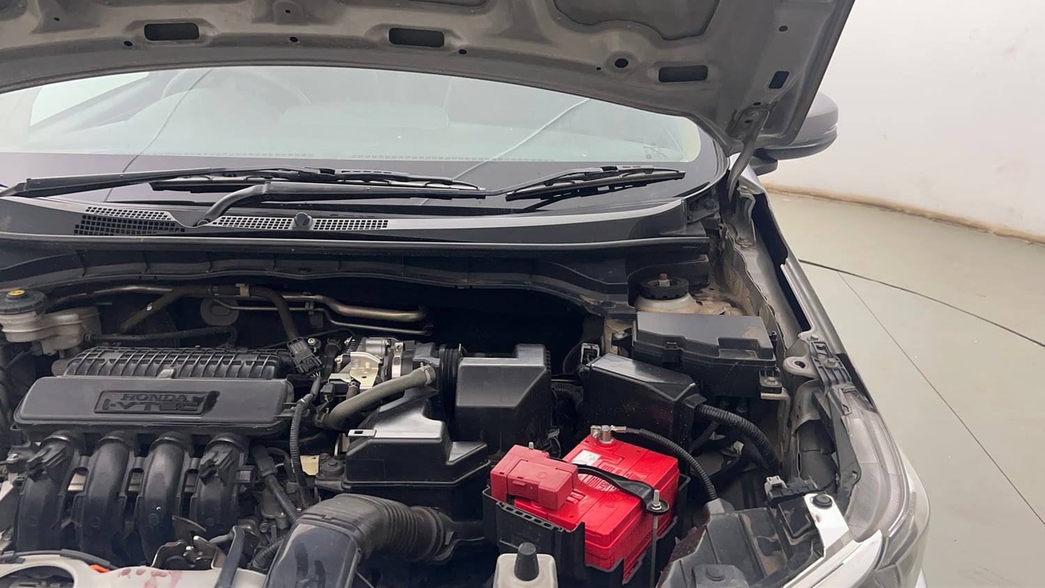 Used 2022 Honda Amaze VX MT 1.2 Petrol Petrol Manual engine ENGINE LEFT SIDE HINGE & APRON VIEW