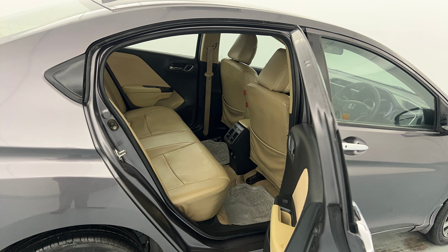 Used 2018 Honda City V Petrol Petrol Manual interior RIGHT SIDE REAR DOOR CABIN VIEW