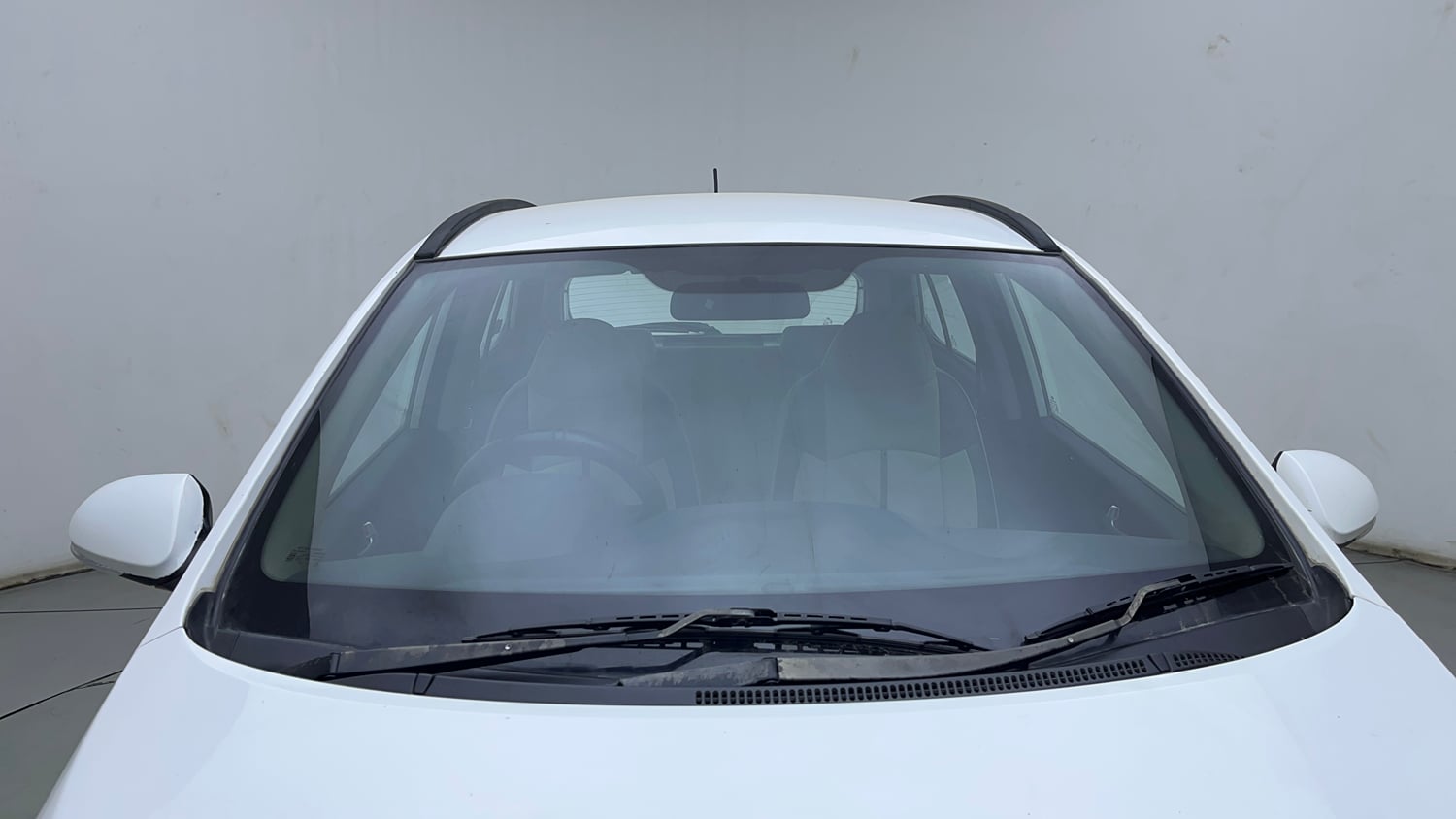 Used 2015 Hyundai Grand i10 Asta 1.1 CRDi Diesel Manual exterior FRONT WINDSHIELD VIEW