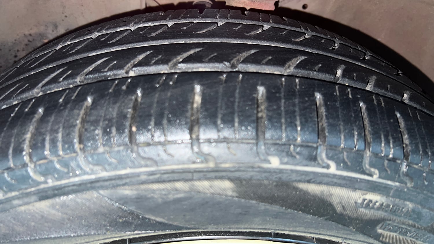 Used 2018 Maruti Suzuki Ignis Delta 1.2 AMT Petrol Automatic tyres LEFT FRONT TYRE TREAD VIEW