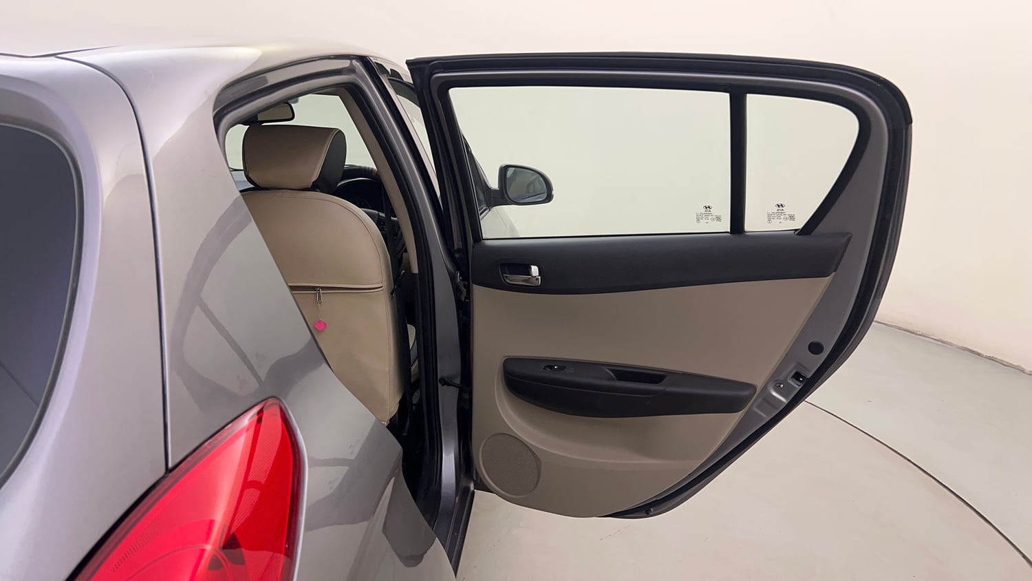 Used 2014 Hyundai i20 Sportz 1.2 Petrol Manual interior RIGHT REAR DOOR OPEN VIEW