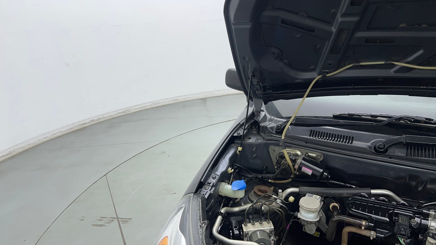 Used 2021 Maruti Suzuki Alto 800 LXi (O) Petrol Manual engine ENGINE RIGHT SIDE HINGE & APRON VIEW
