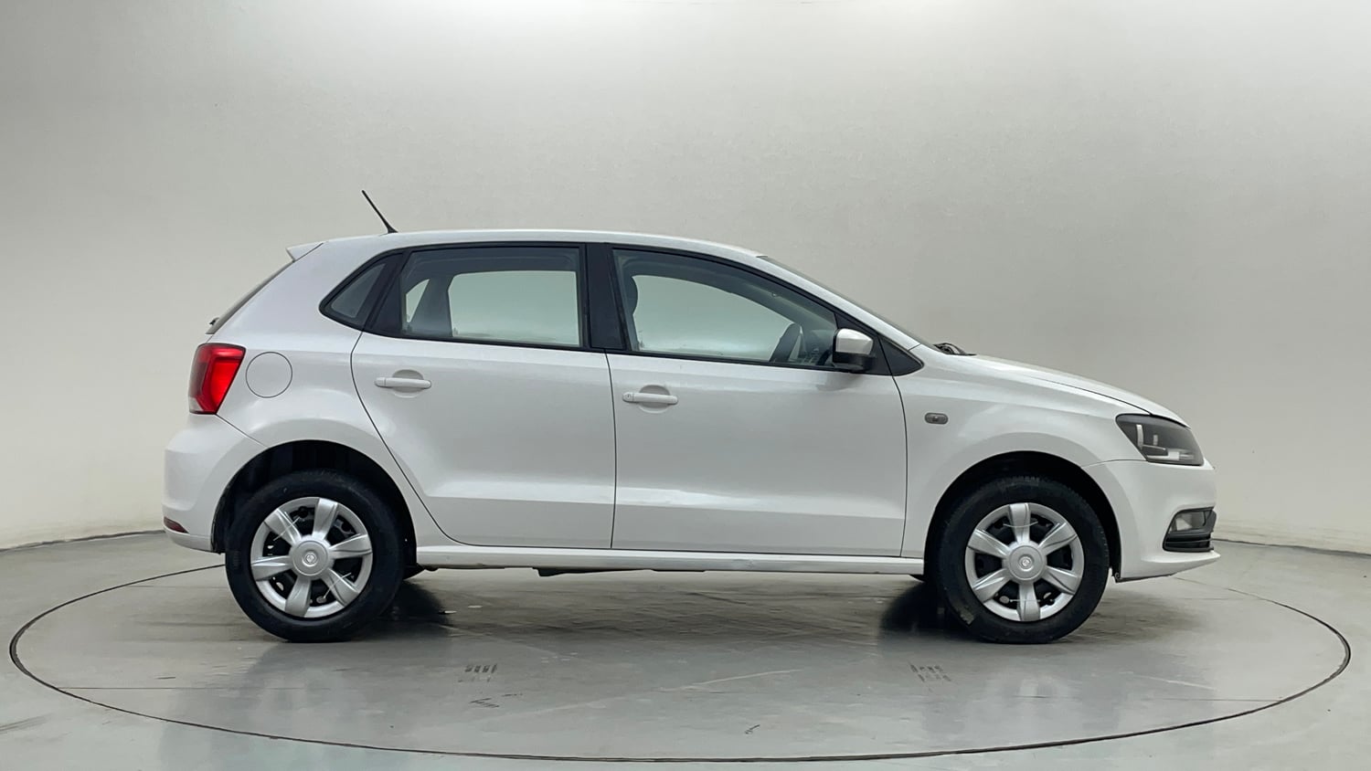 Used 2014 Volkswagen Polo Comfortline 1.2L (P) Petrol Manual exterior RIGHT SIDE VIEW