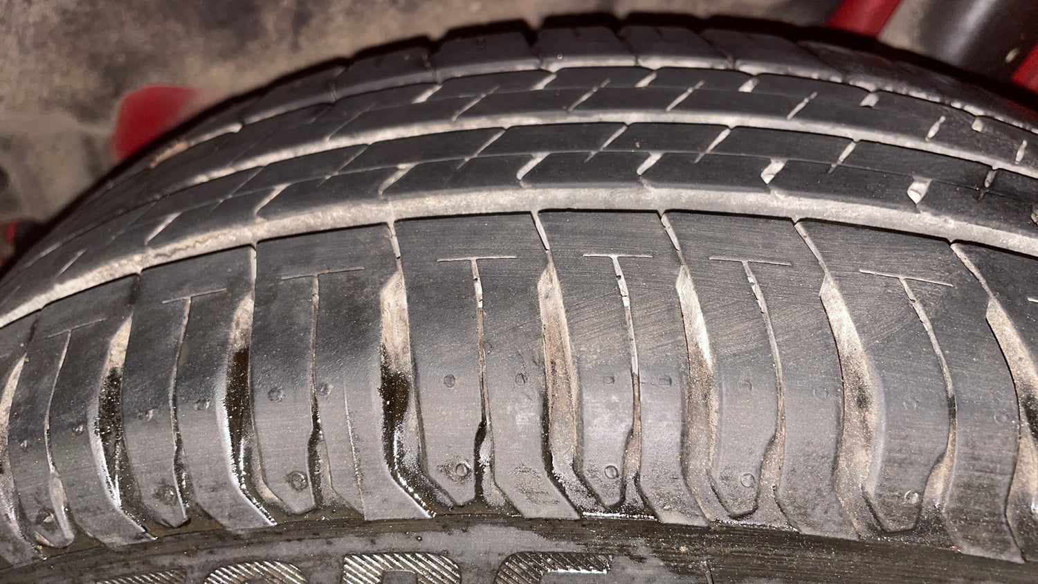 Used 2024 Maruti Suzuki Swift ZXi Plus Dual Tone AMT Petrol Automatic tyres LEFT REAR TYRE TREAD VIEW