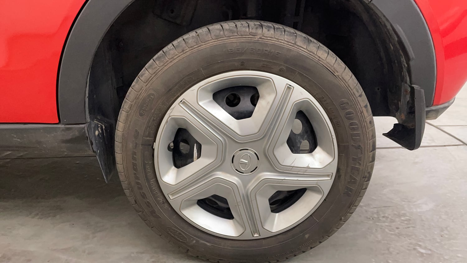 Used 2023 Tata Nexon XMA (S) Petrol Automatic tyres LEFT REAR TYRE RIM VIEW