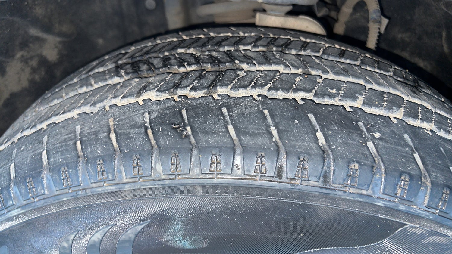 Used 2024 Mahindra Scorpio N Z8 L Diesel AT 4WD 7 STR Diesel Automatic tyres LEFT FRONT TYRE TREAD VIEW