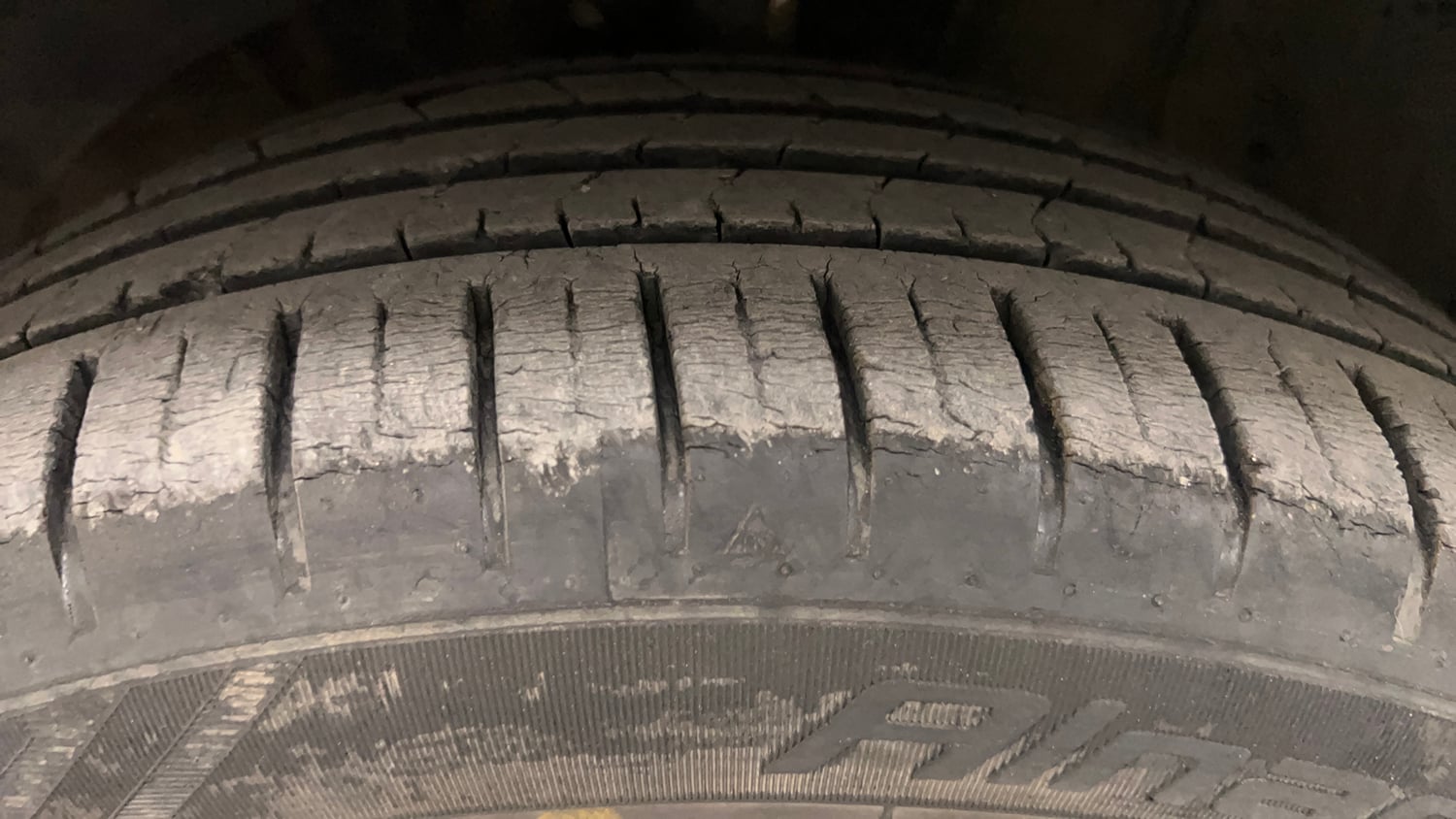 Used 2019 Maruti Suzuki Baleno Zeta Automatic Petrol Automatic tyres LEFT FRONT TYRE TREAD VIEW