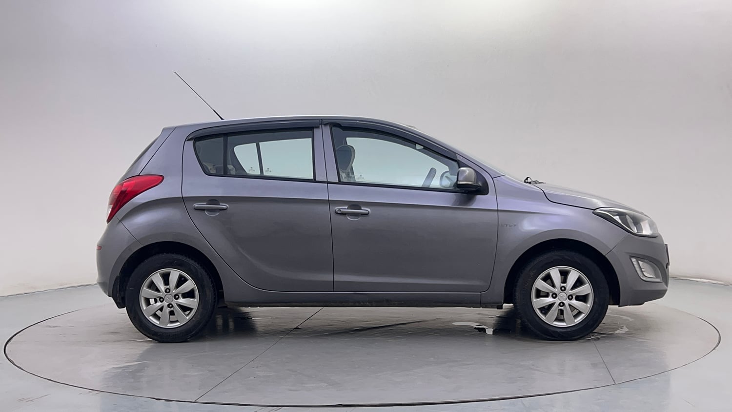 Used 2014 Hyundai i20 Sportz 1.2 Petrol Manual exterior RIGHT SIDE VIEW
