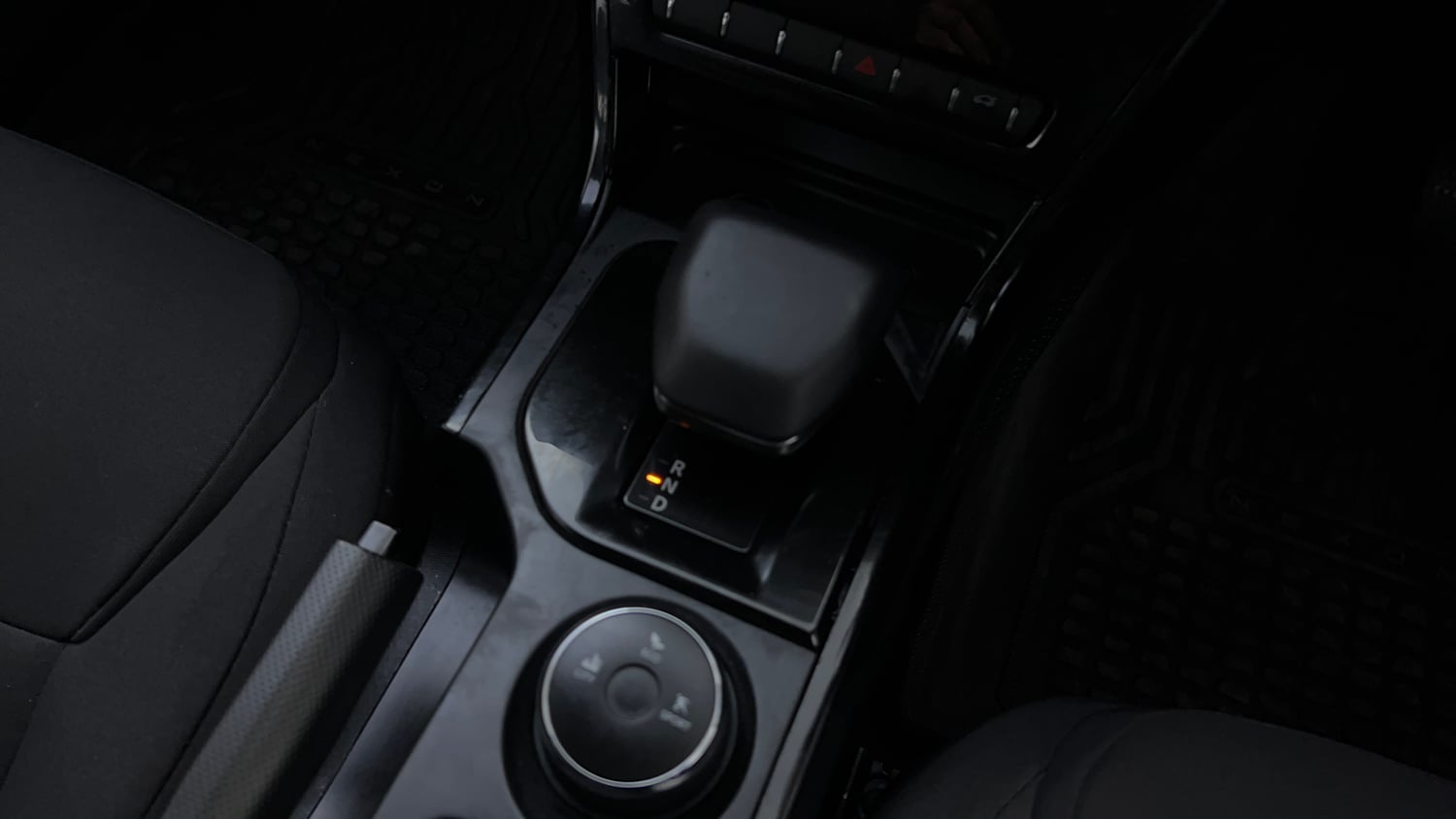 Used 2026 Tata Nexon Pure Plus 1.2 Petrol 6AMT Petrol Automatic interior GEAR  KNOB VIEW
