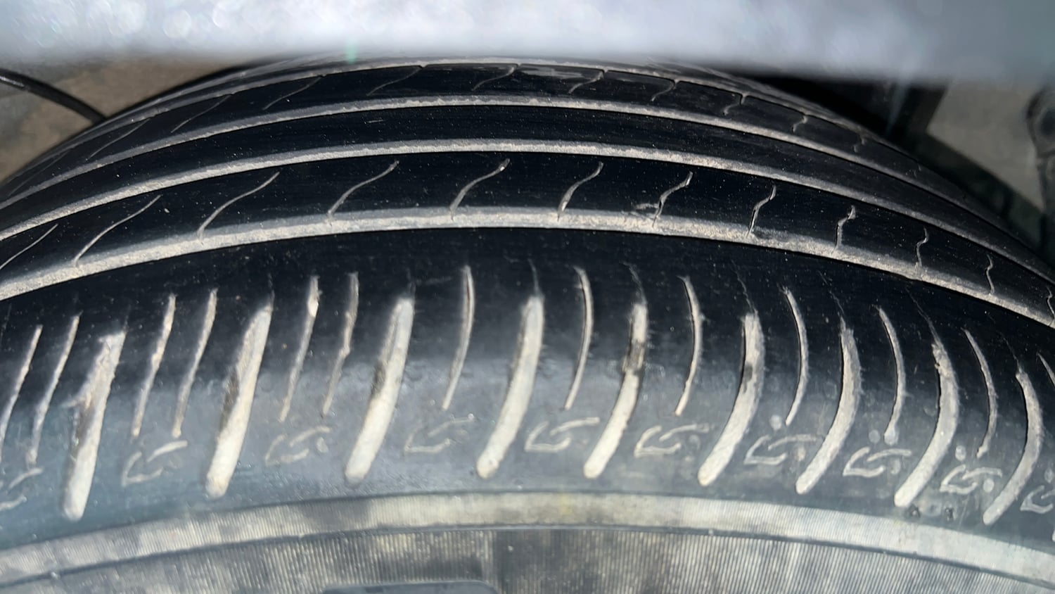Used 2022 Kia Sonet HTX 1.5 Diesel Manual tyres LEFT REAR TYRE TREAD VIEW