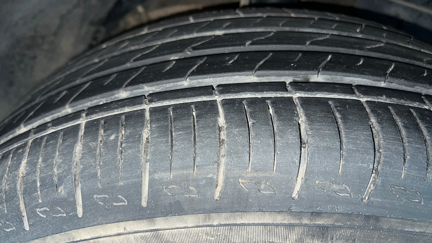 Used 2019 Mahindra XUV500 W5 Diesel Manual tyres RIGHT FRONT TYRE TREAD VIEW