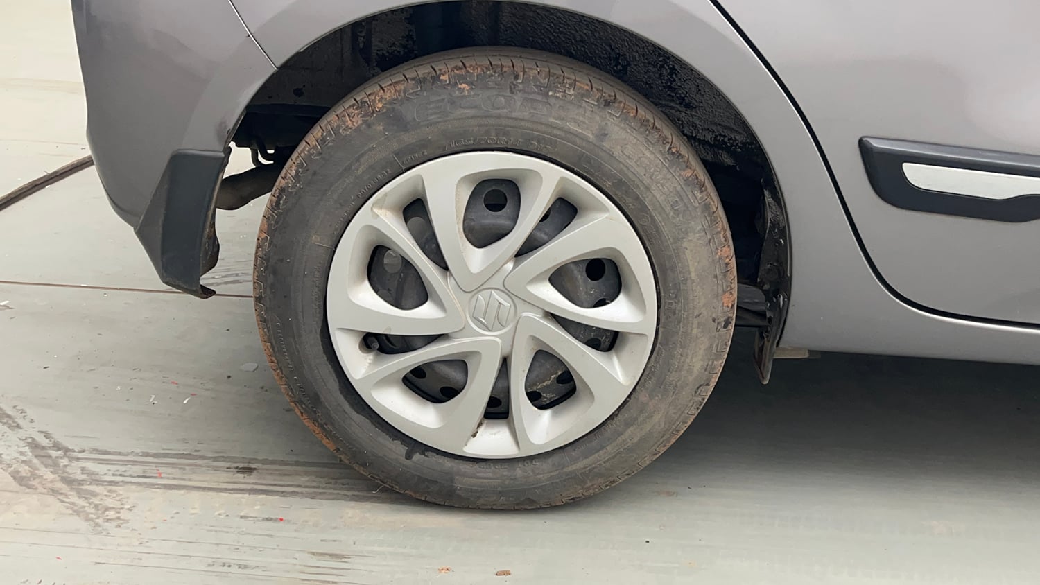 Used 2023 Maruti Suzuki Celerio VXi Petrol Manual tyres RIGHT REAR TYRE RIM VIEW