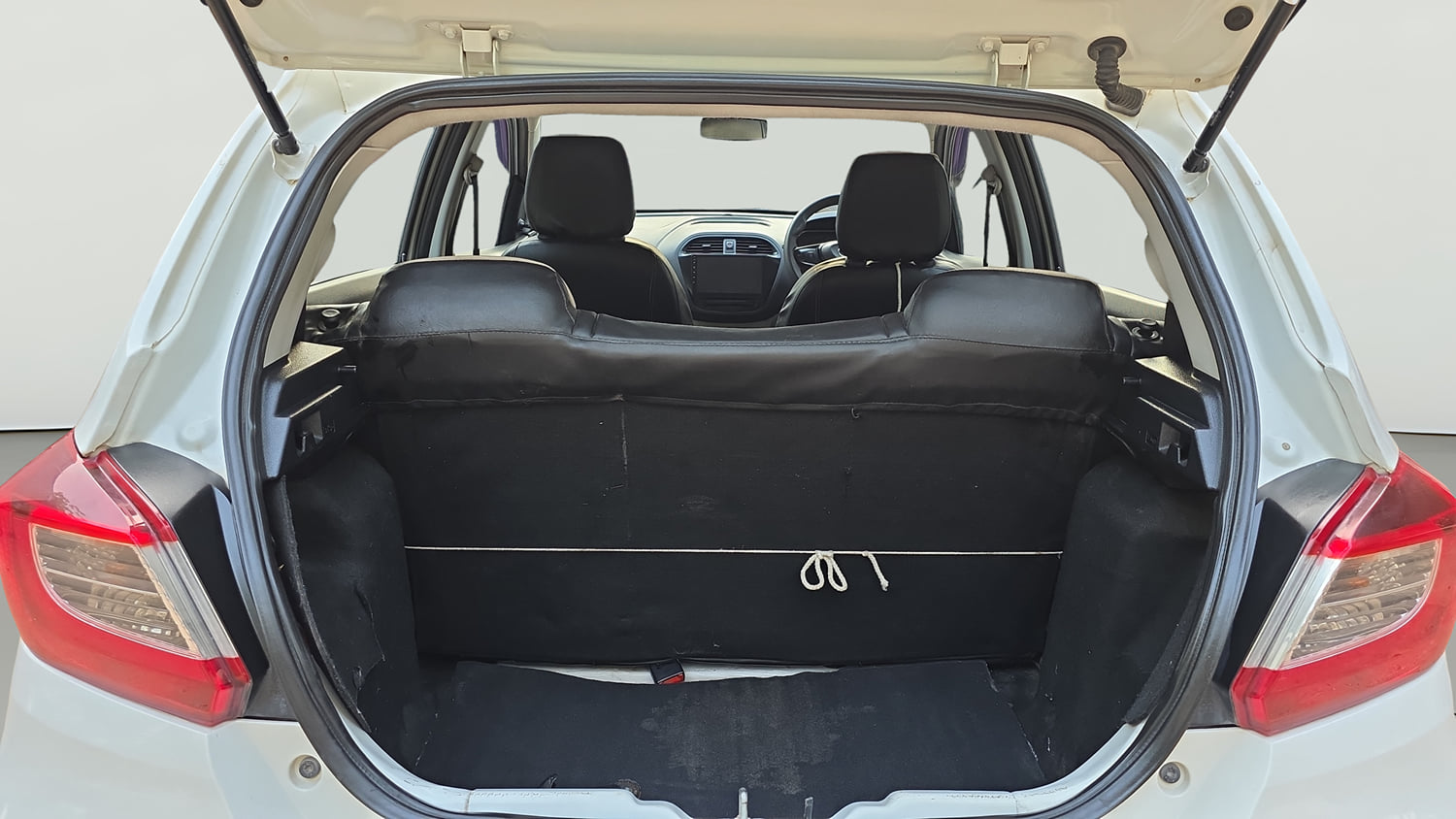 Used 2020 Tata Tiago XE Petrol Manual interior DICKY INSIDE VIEW