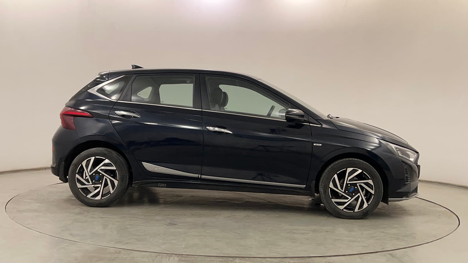 Used 2023 Hyundai New i20 Asta (O) 1.2 IVT Petrol Automatic exterior RIGHT SIDE VIEW