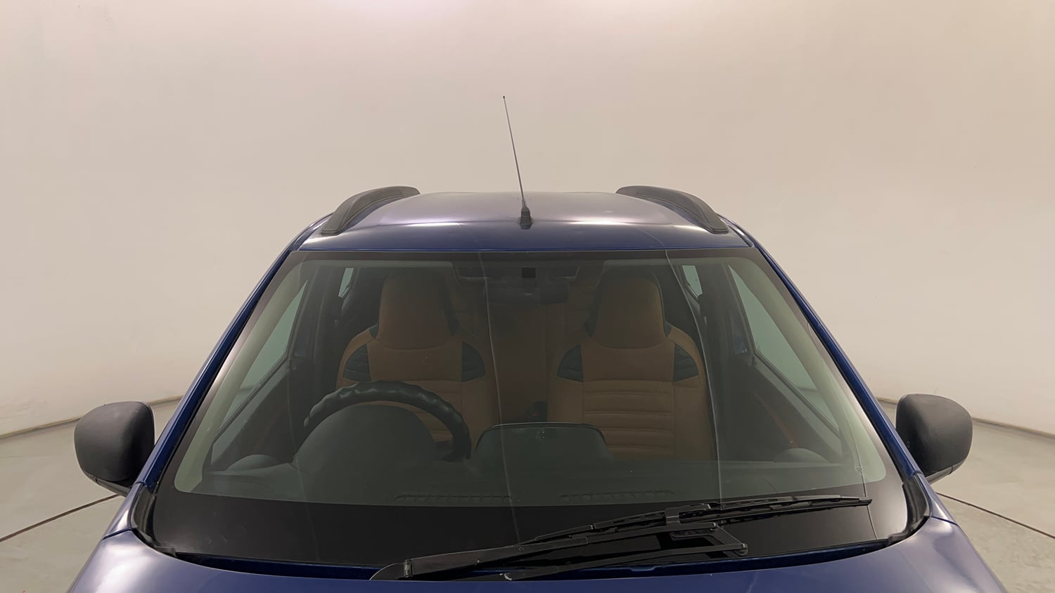 Used 2018 Renault Kwid CLIMBER 1.0 Petrol Manual exterior FRONT WINDSHIELD VIEW