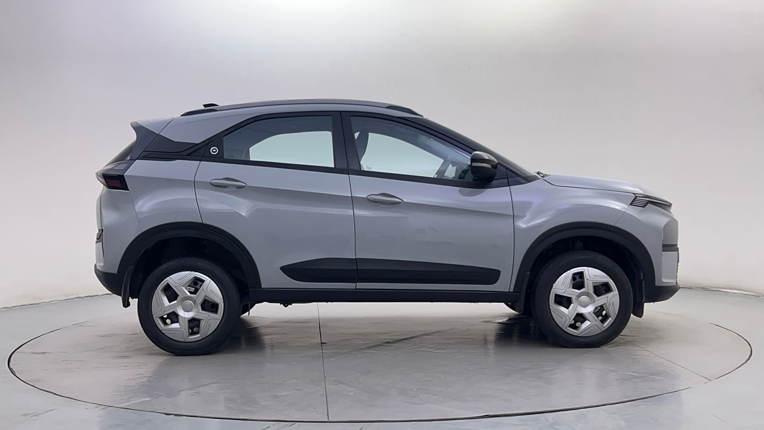 Used 2026 Tata Nexon Pure Plus 1.2 Petrol 6AMT Petrol Automatic exterior RIGHT SIDE VIEW