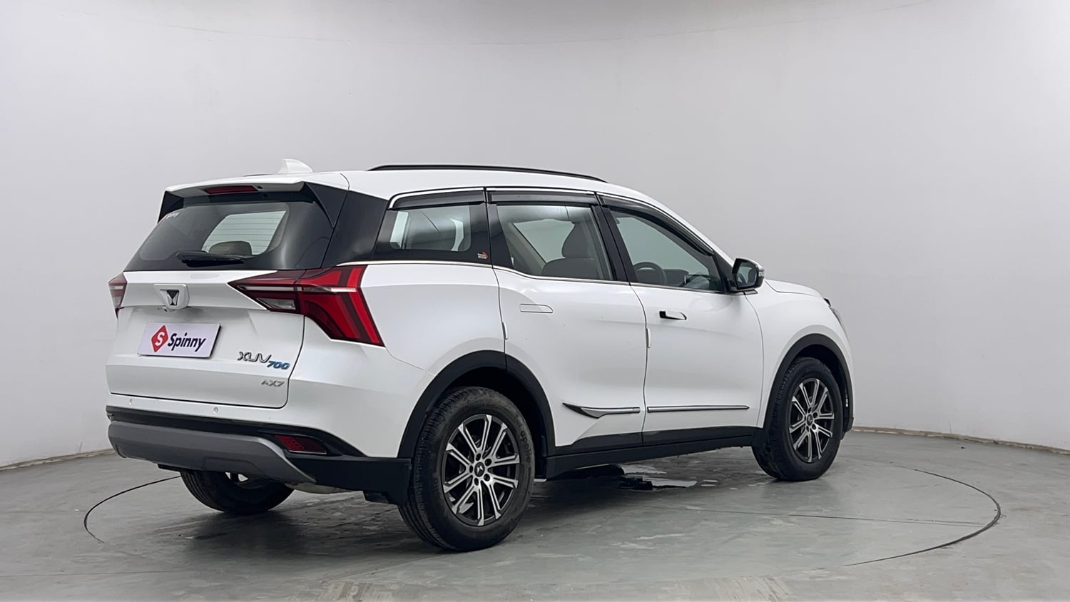 Used 2022 Mahindra XUV700 AX 7 Petrol MT 7 STR Petrol Manual exterior RIGHT REAR CORNER VIEW