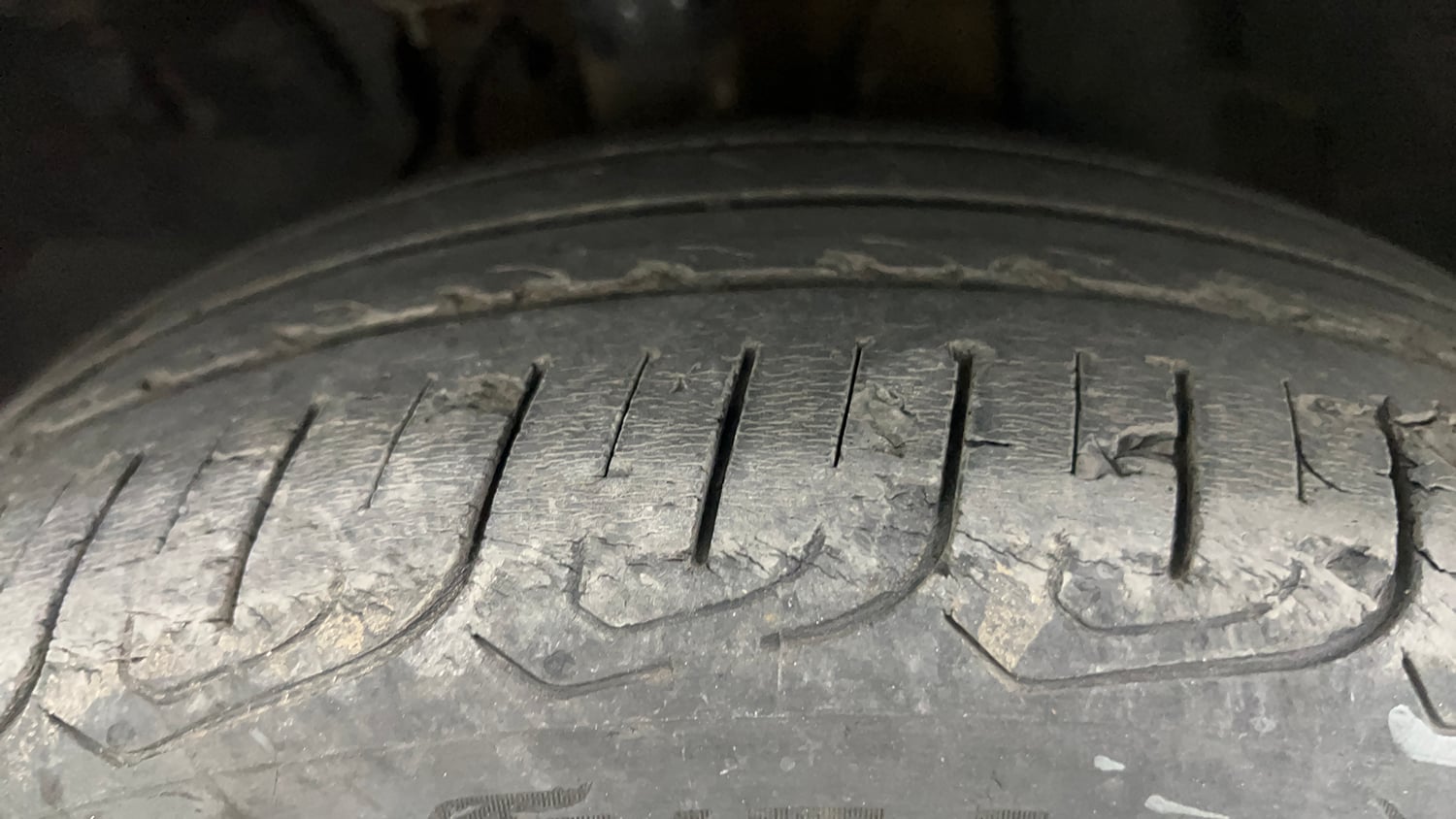 Used 2022 Tata Altroz XZ Diesel Diesel Manual tyres LEFT FRONT TYRE TREAD VIEW