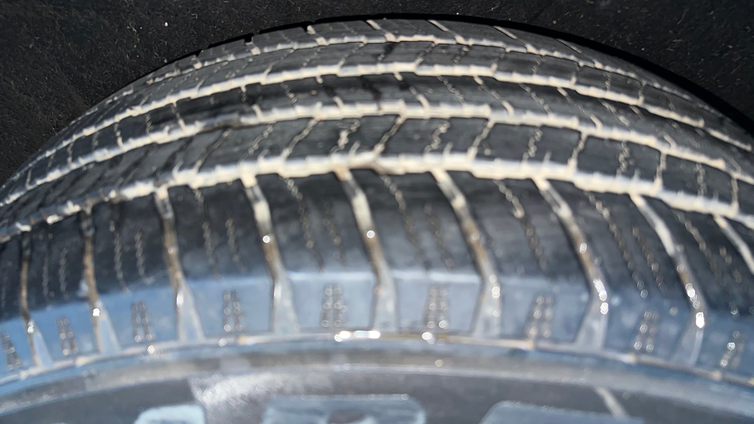 Used 2024 Mahindra Scorpio N Z8 L Diesel AT 4WD 7 STR Diesel Automatic tyres LEFT REAR TYRE TREAD VIEW