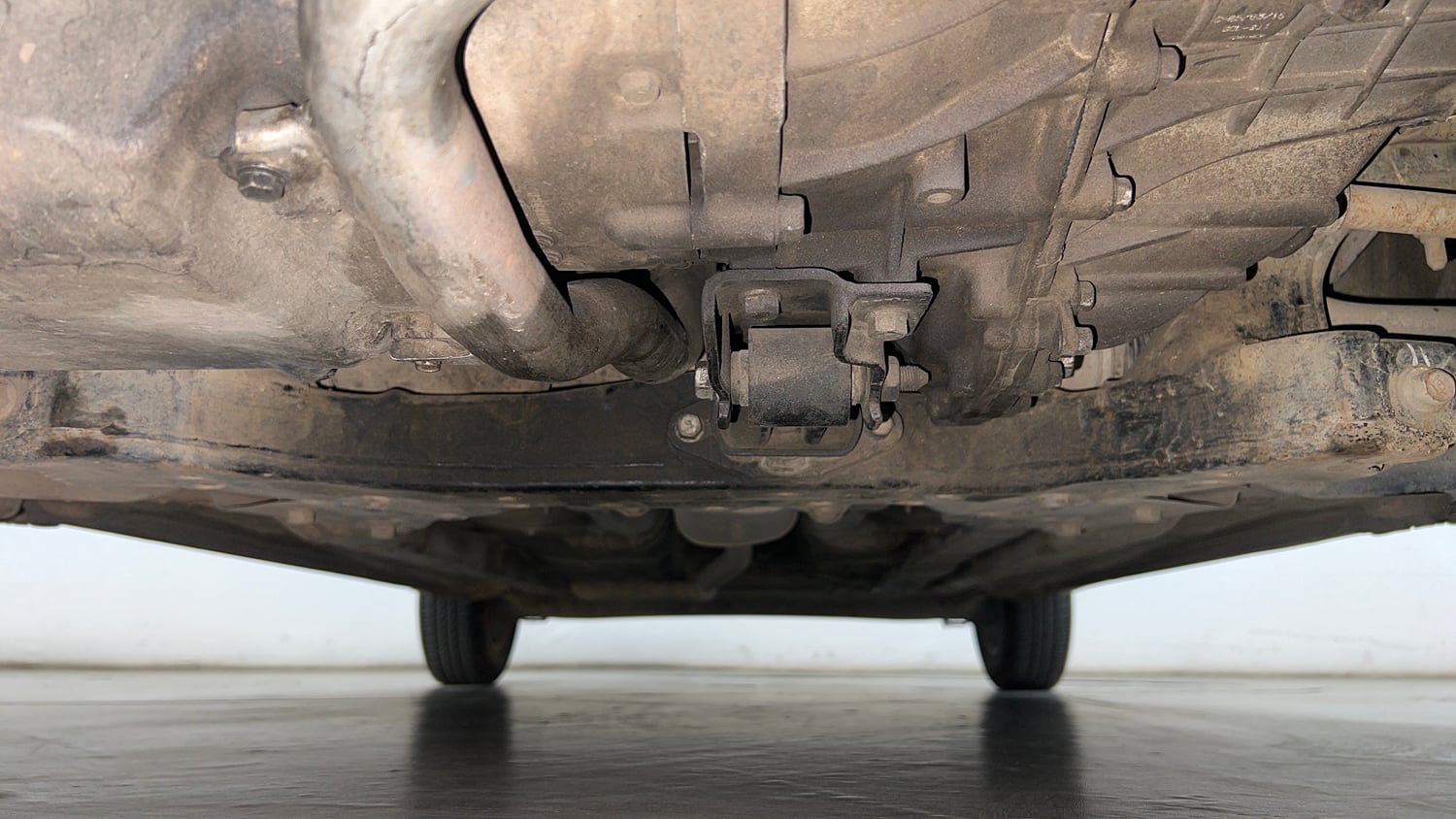 Used 2016 Hyundai Xcent SX 1.1 CRDi Diesel Manual extra FRONT LEFT UNDERBODY VIEW