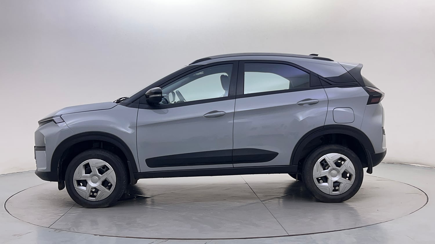 Used 2026 Tata Nexon Pure Plus 1.2 Petrol 6AMT Petrol Automatic exterior LEFT SIDE VIEW