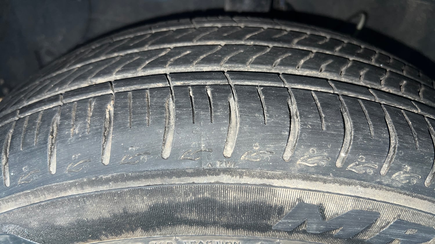 Used 2023 Hyundai Grand i10 Nios Sportz AMT 1.2 Kappa VTVT Petrol Automatic tyres LEFT FRONT TYRE TREAD VIEW