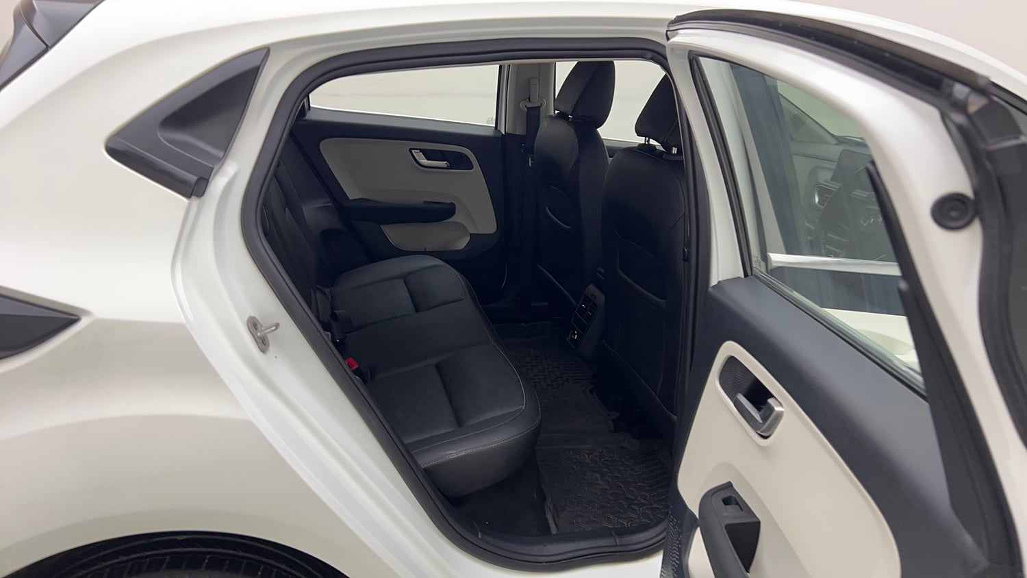 Used 2022 Tata Altroz XZA Plus Petrol Petrol Automatic interior RIGHT SIDE REAR DOOR CABIN VIEW
