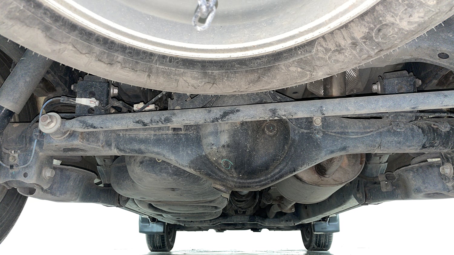 Used 2019 Toyota Innova Crysta 2.4 V 7 STR Diesel Manual extra REAR UNDERBODY VIEW (TAKEN FROM REAR)