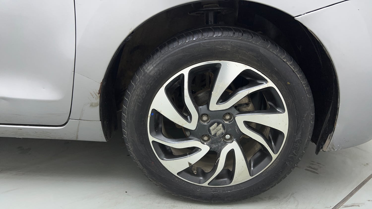 Used 2019 Maruti Suzuki Baleno Alpha Petrol Manual tyres RIGHT FRONT TYRE RIM VIEW