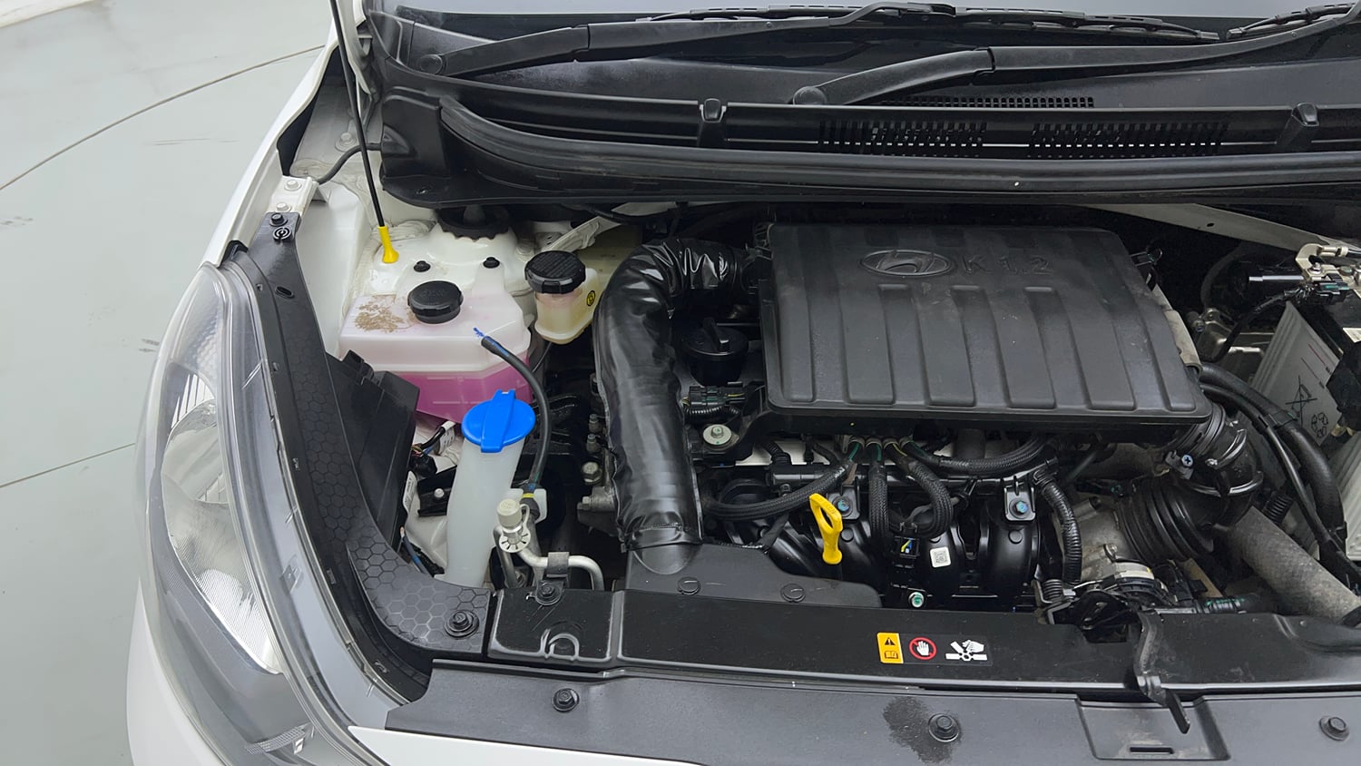 Used 2026 Hyundai Grand i10 Nios Sportz 1.2 Hy-CNG Duo Cng Manual engine ENGINE RIGHT SIDE VIEW