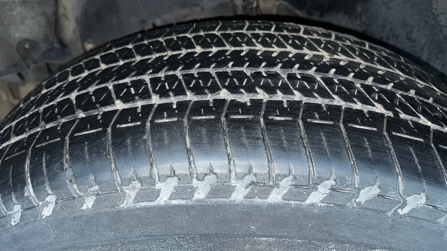 Used 2019 Mahindra XUV500 W5 Diesel Manual tyres RIGHT REAR TYRE TREAD VIEW