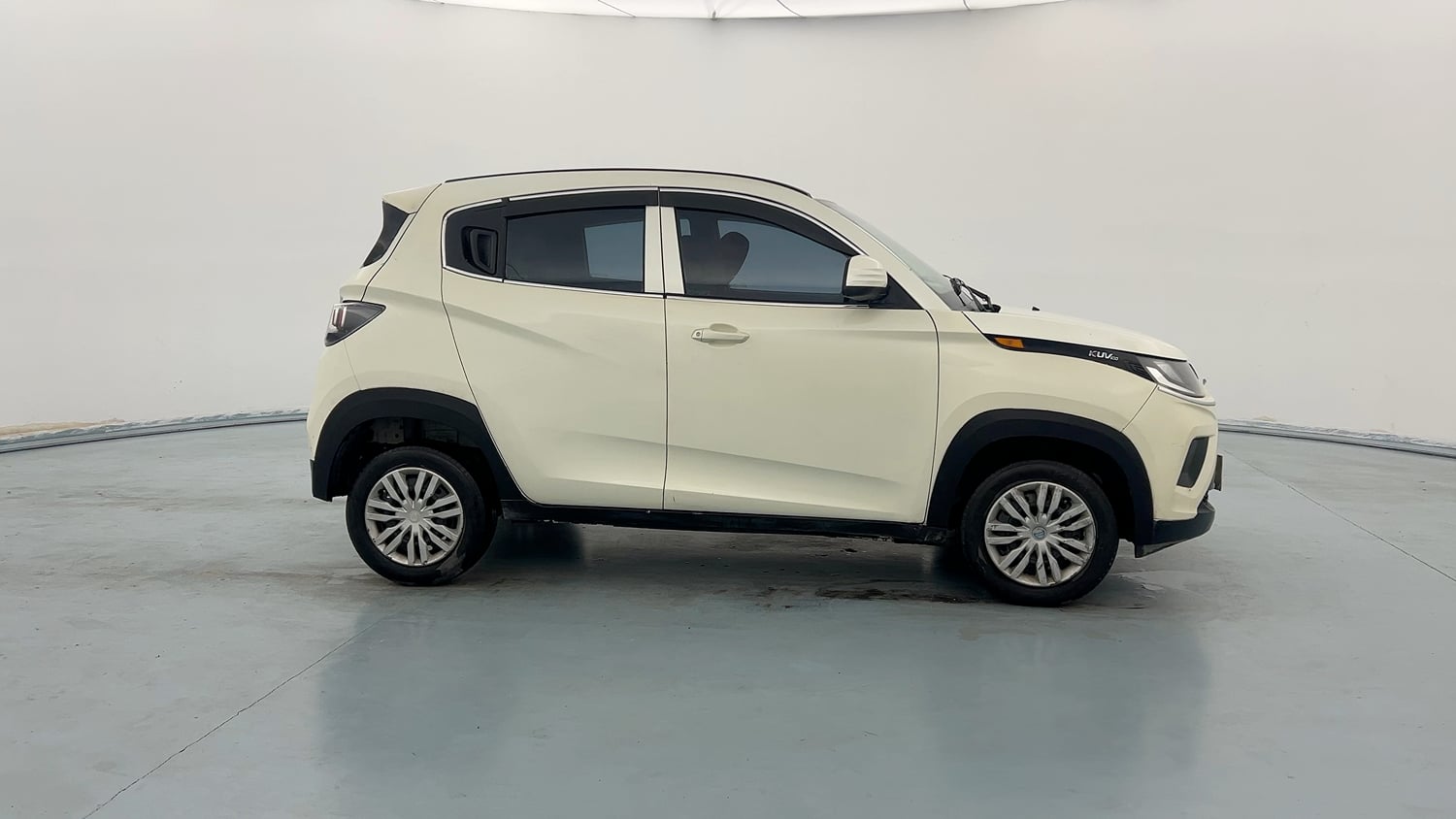 Used 2019 Mahindra KUV100 NXT K4 Plus 6 STR Petrol Manual exterior RIGHT SIDE VIEW